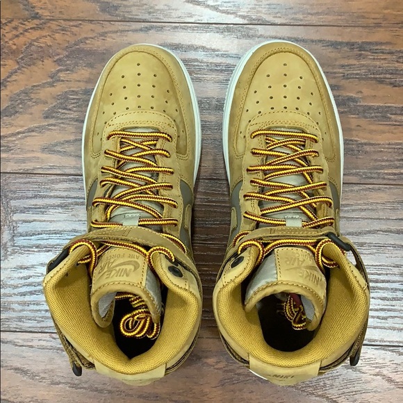 NIKE AIR FORCE 1 HIGH PRM (GS) Wheat/Khaki-Light B - Picture 12 of 16